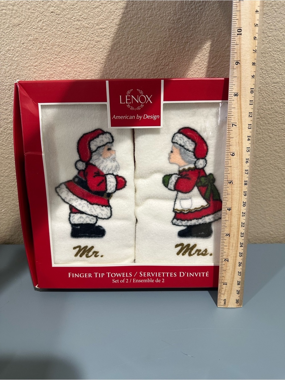 Lenox Santa Fingertip Towels set of 2 - Picture 2 of 3